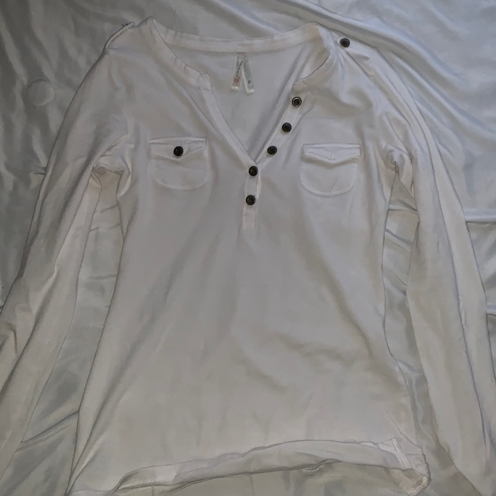 Cute white long sleeve shirt! <3